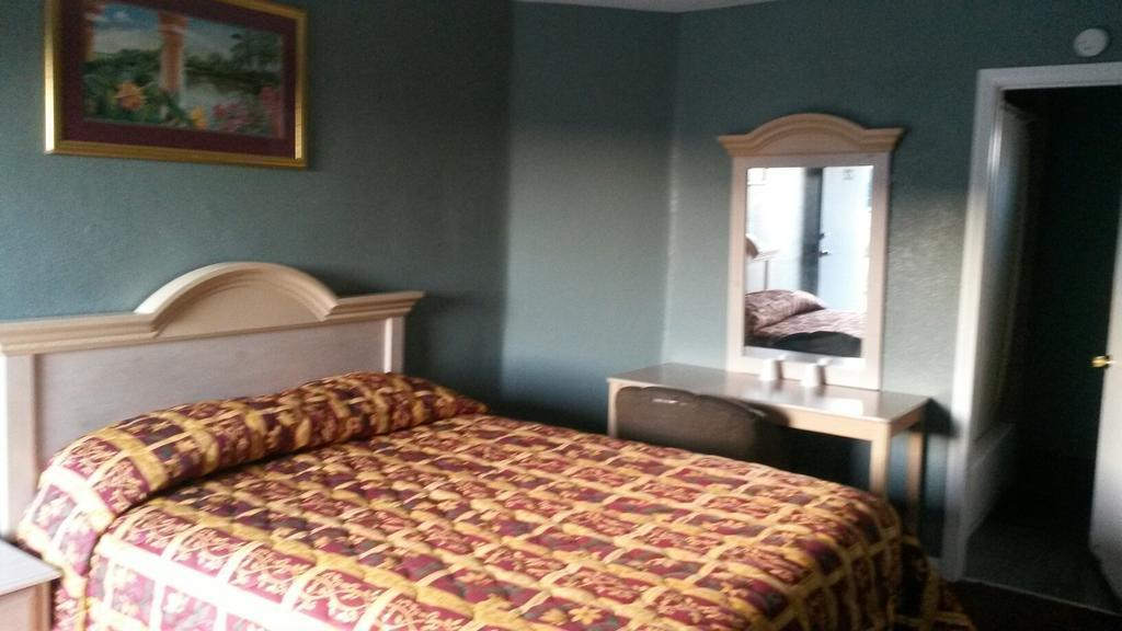 Deluxe Inn Pomona Room photo