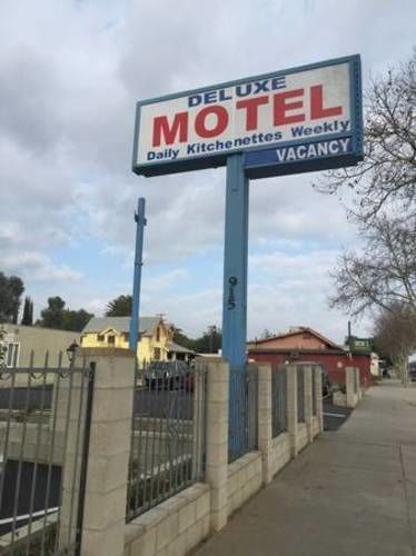 Deluxe Inn Pomona Exterior photo